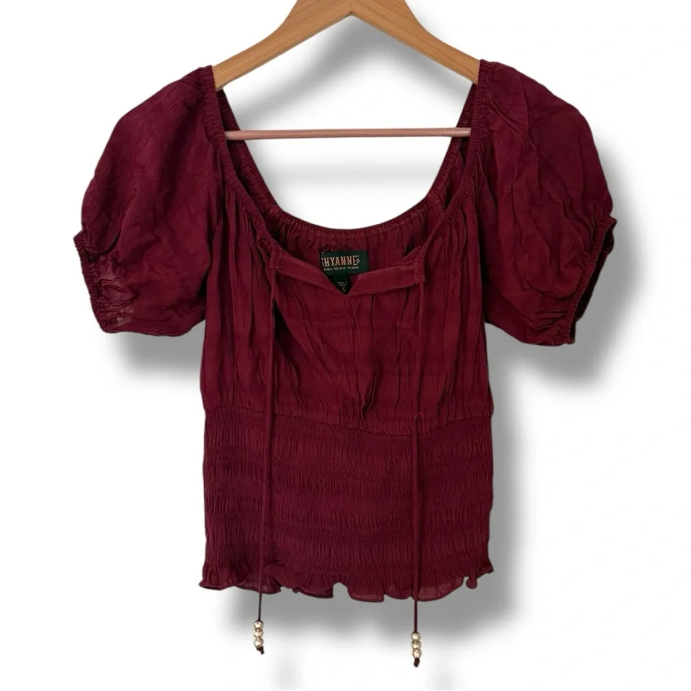Shyanne woman’s puff sleeve smocked bodice top - Picture 2 of 6